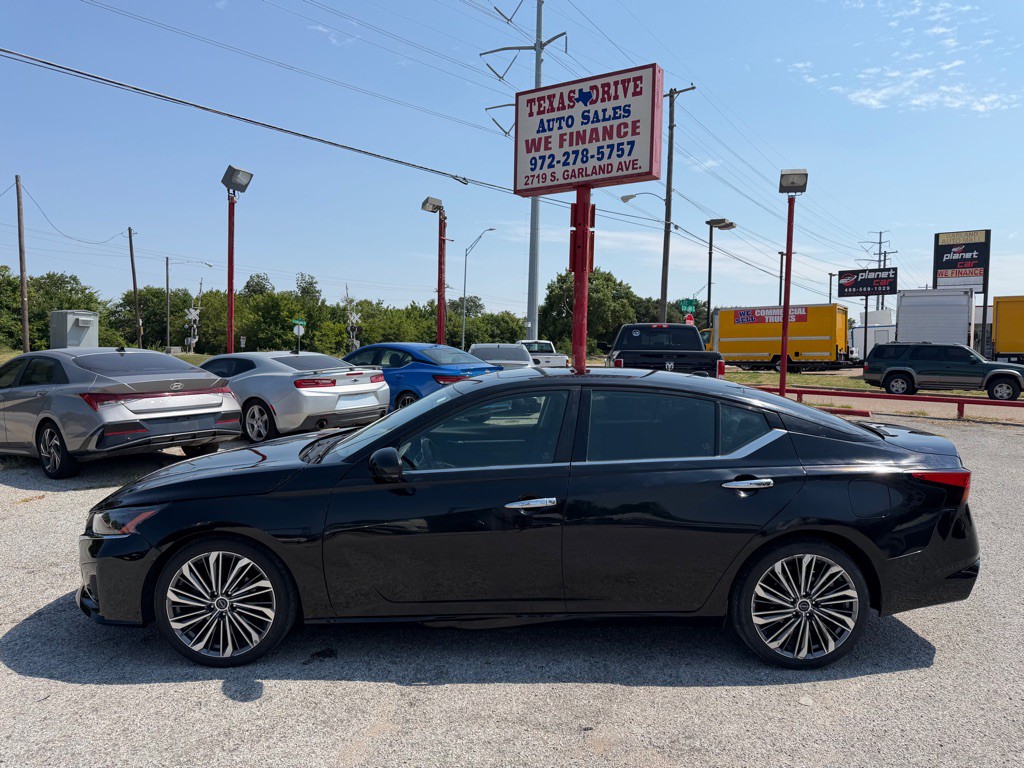 2023 Nissan Altima Image 4