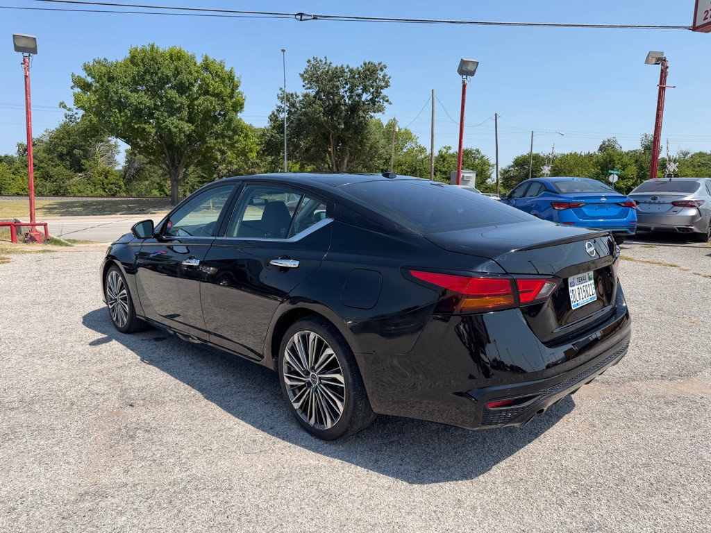 2023 Nissan Altima Image 5