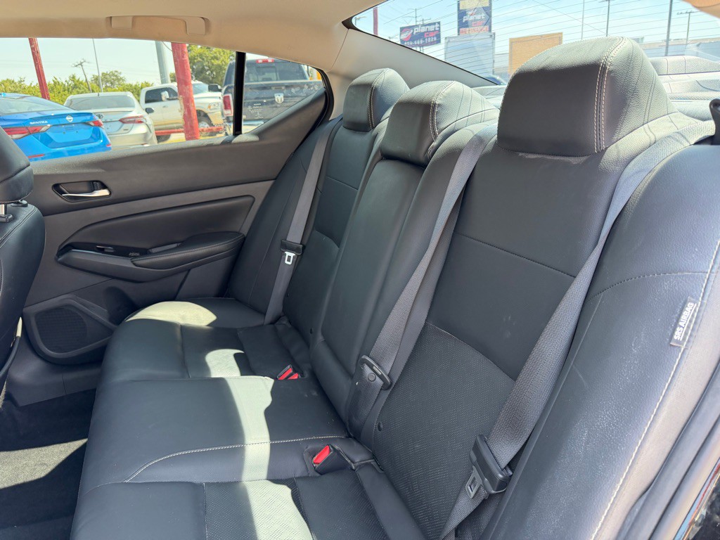 2023 Nissan Altima Image 21