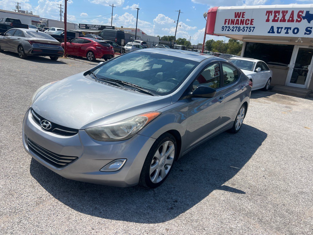 2013 Hyundai Elantra Image 1