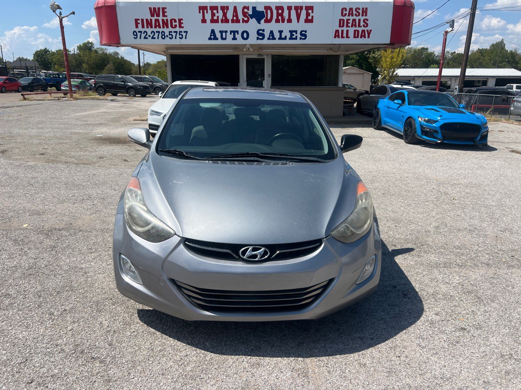 2013 Hyundai Elantra Image 2