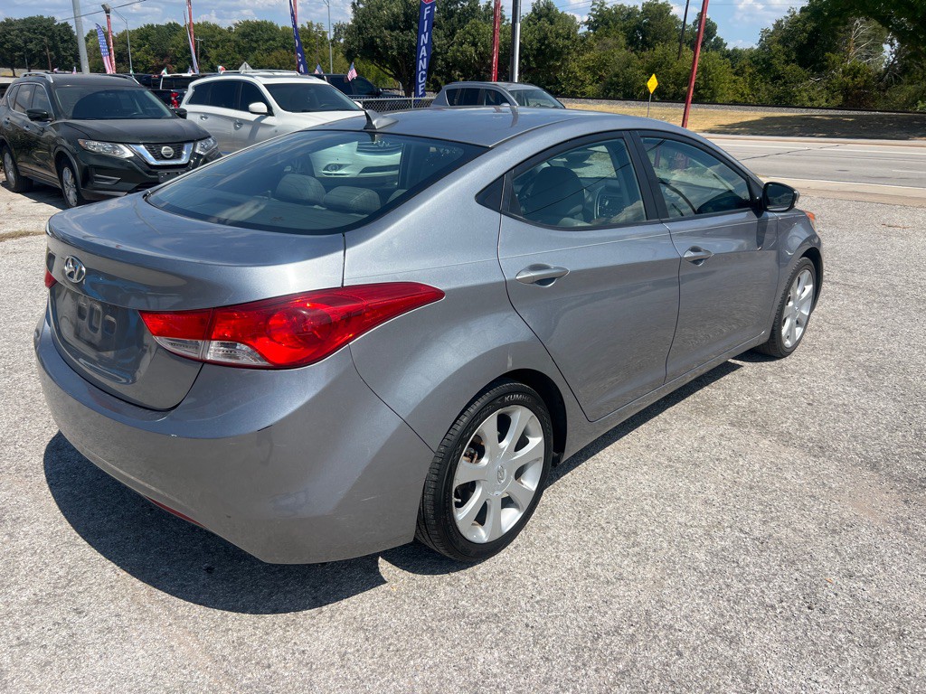2013 Hyundai Elantra Image 4