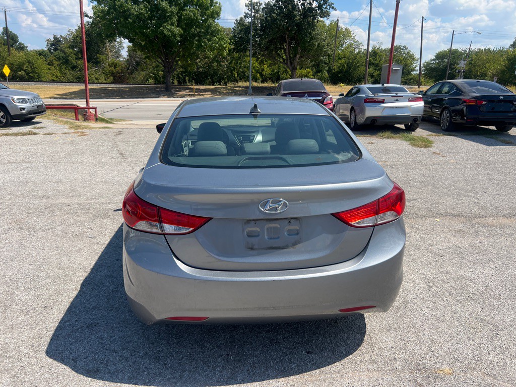 2013 Hyundai Elantra Image 5