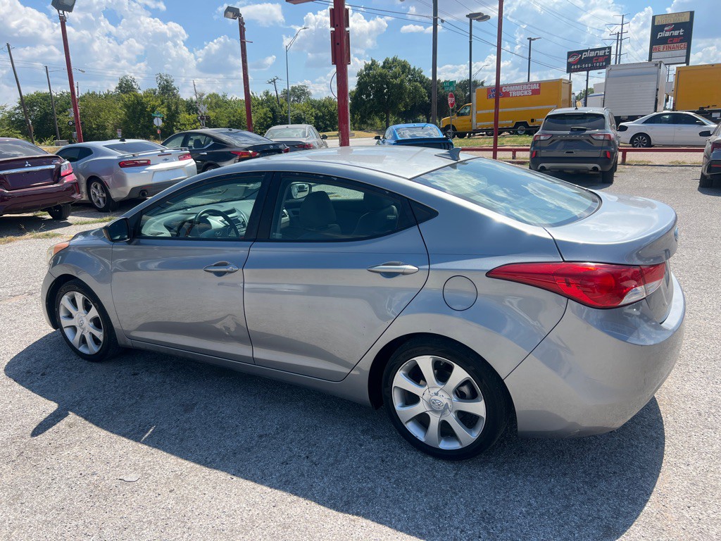 2013 Hyundai Elantra Image 7