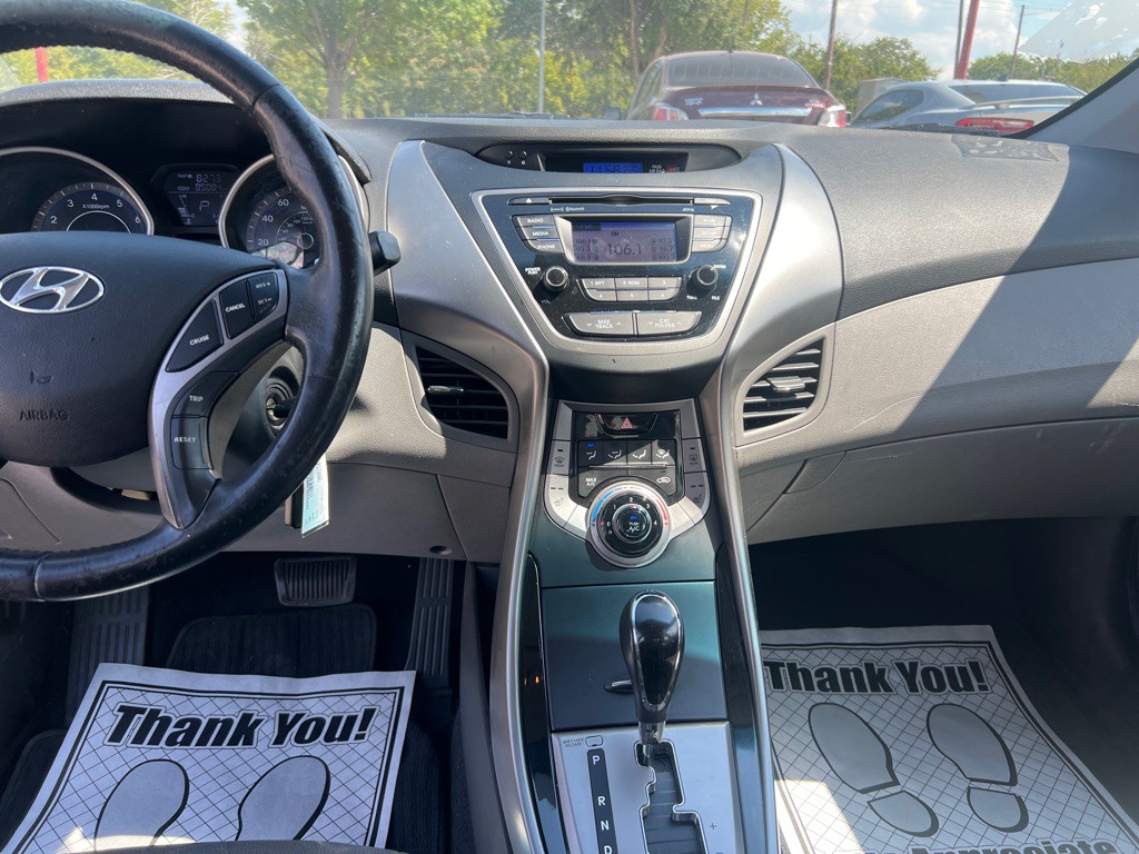 2013 Hyundai Elantra Image 11
