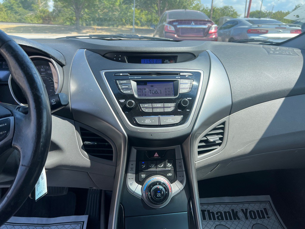 2013 Hyundai Elantra Image 14