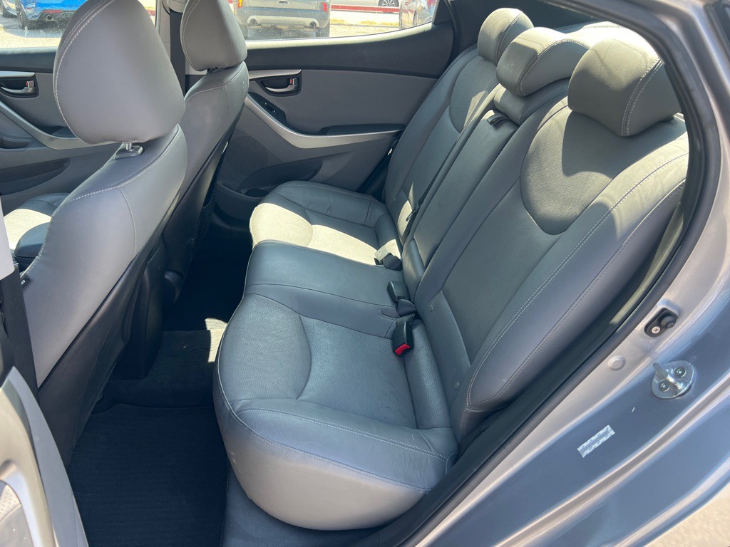 2013 Hyundai Elantra Image 17