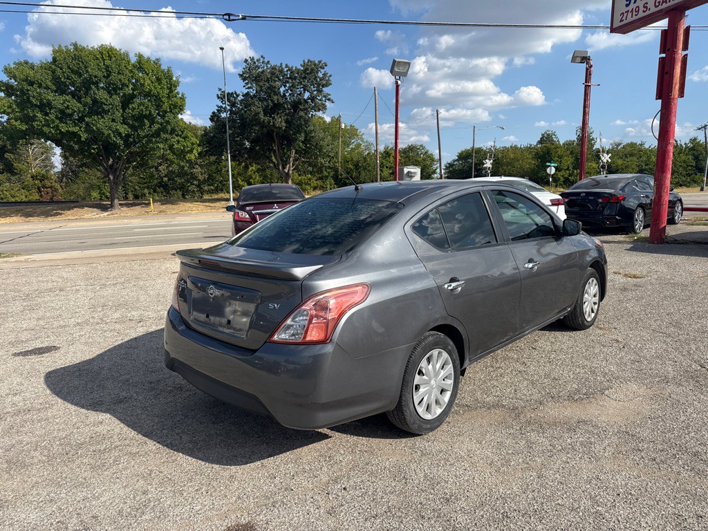 2019 Nissan Versa Image 6