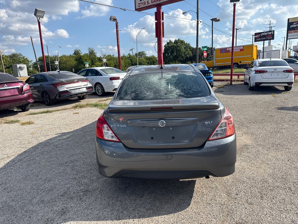 2019 Nissan Versa Image 7
