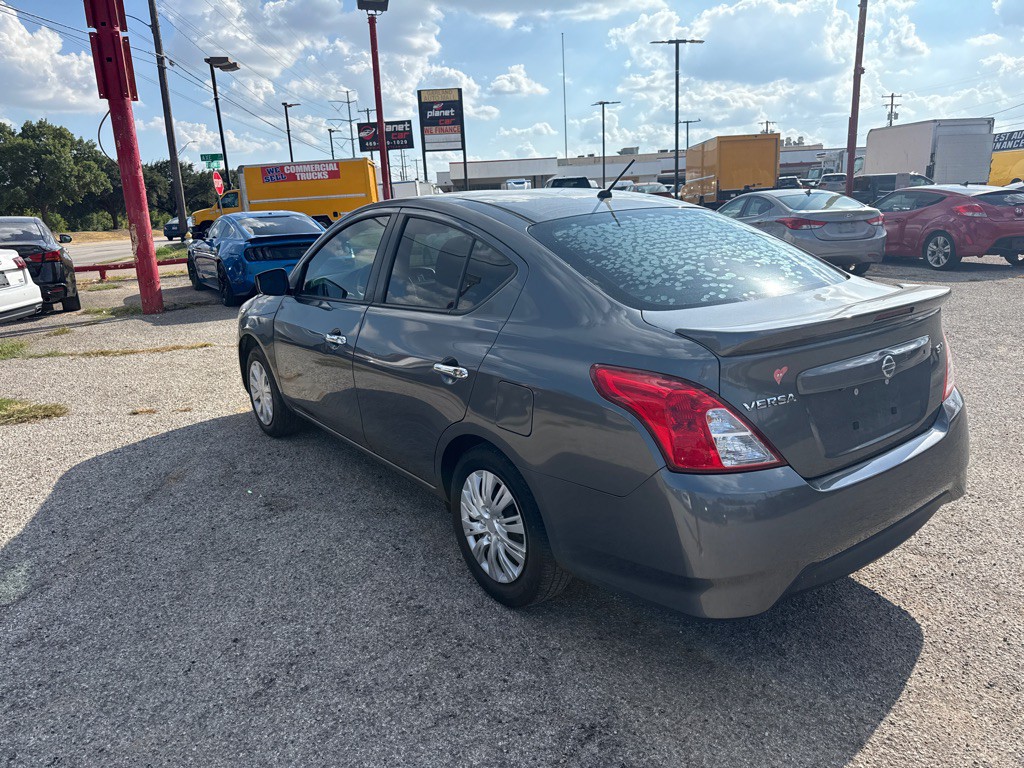 2019 Nissan Versa Image 8