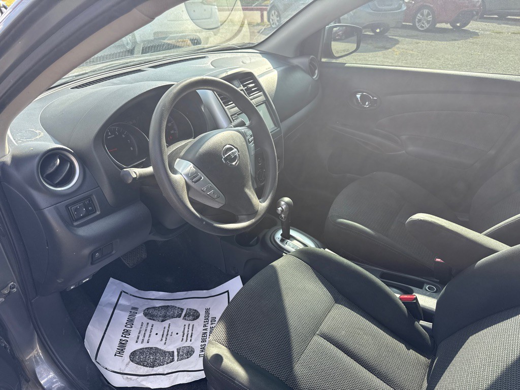 2019 Nissan Versa Image 9