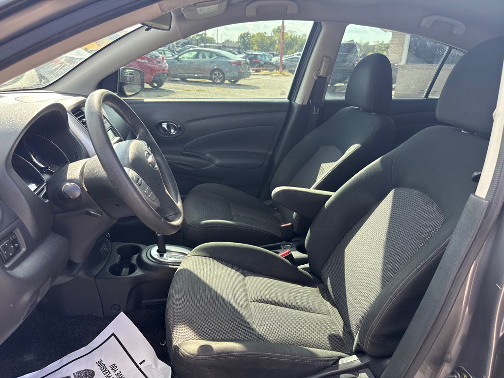 2019 Nissan Versa Image 10