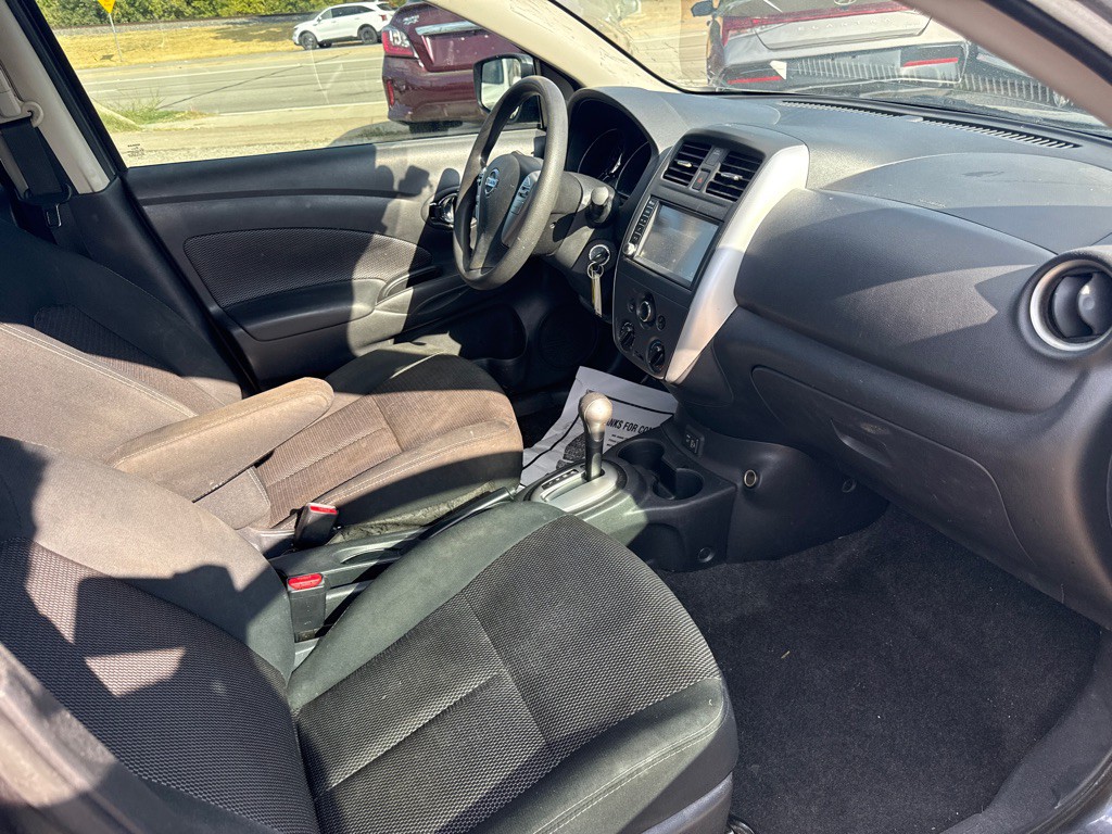 2019 Nissan Versa Image 12