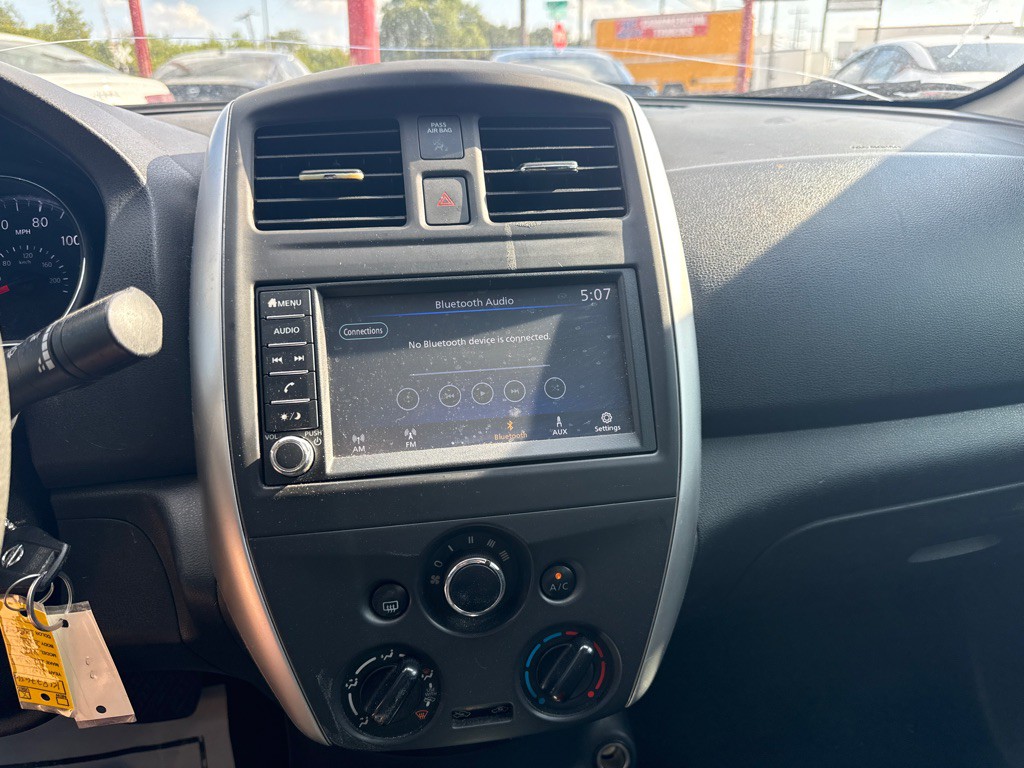 2019 Nissan Versa Image 14
