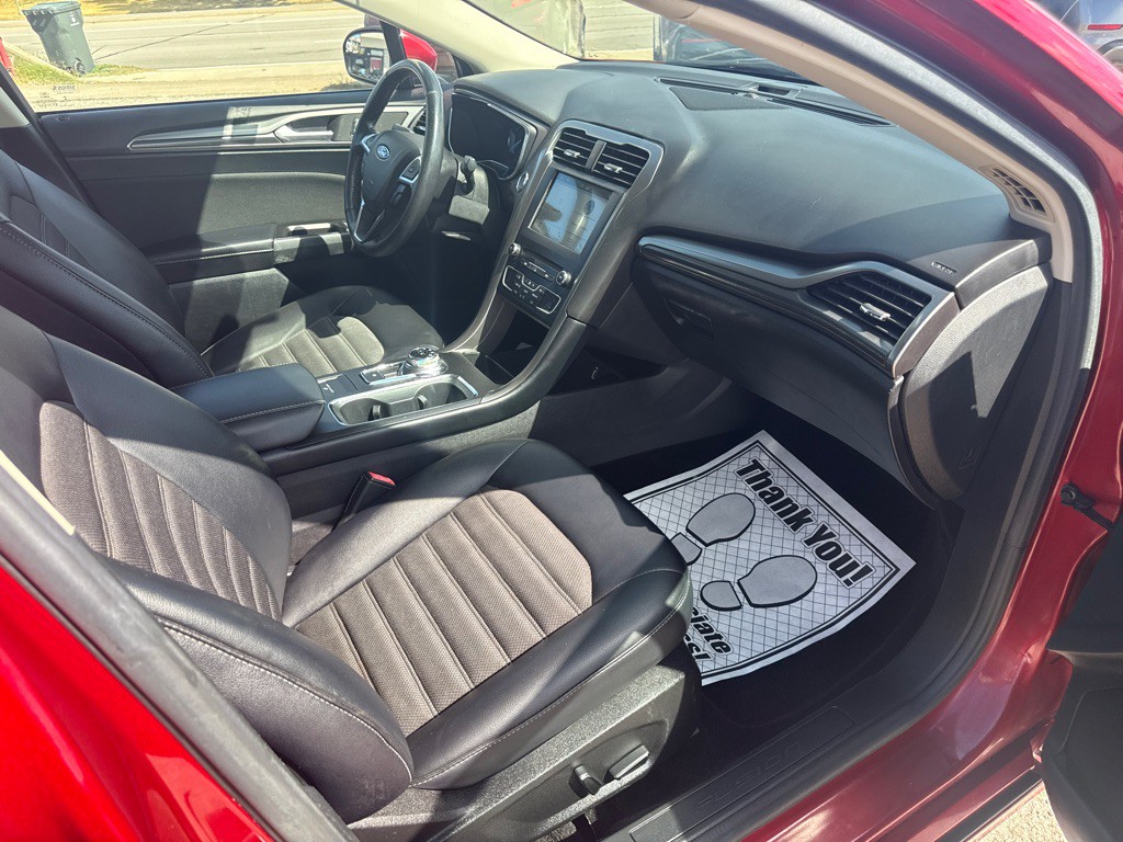 2017 Ford Fusion Image 11