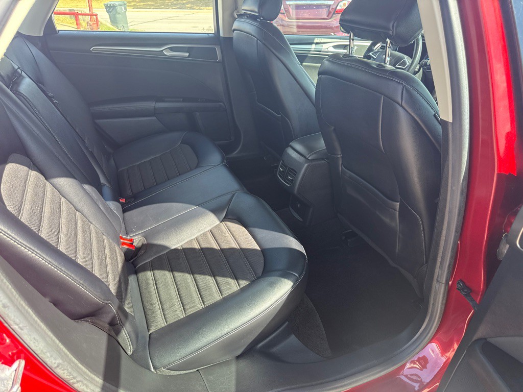 2017 Ford Fusion Image 13