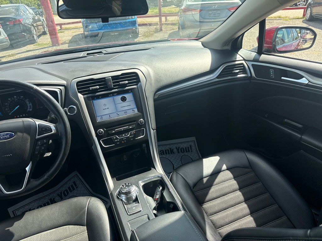 2017 Ford Fusion Image 16