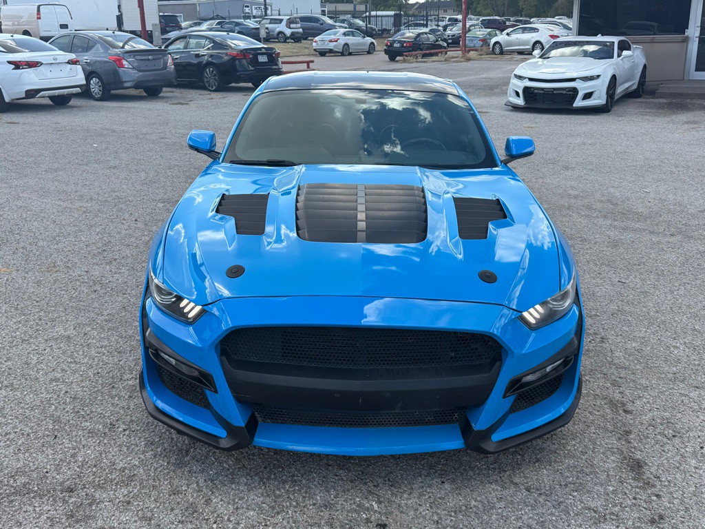 2017 Ford Mustang Image 2