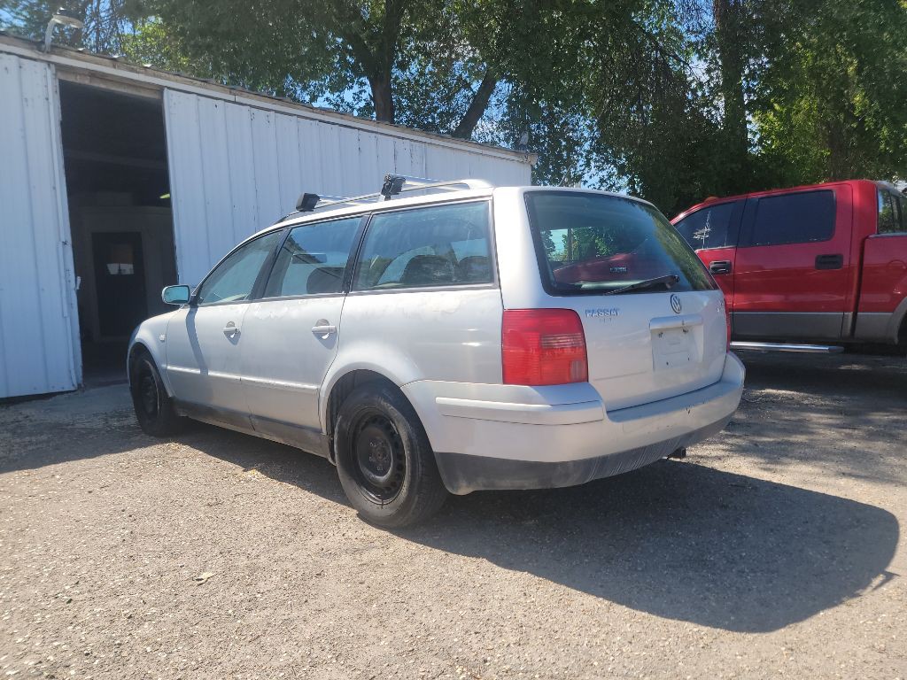 2000 Volkswagen Passat Image 3