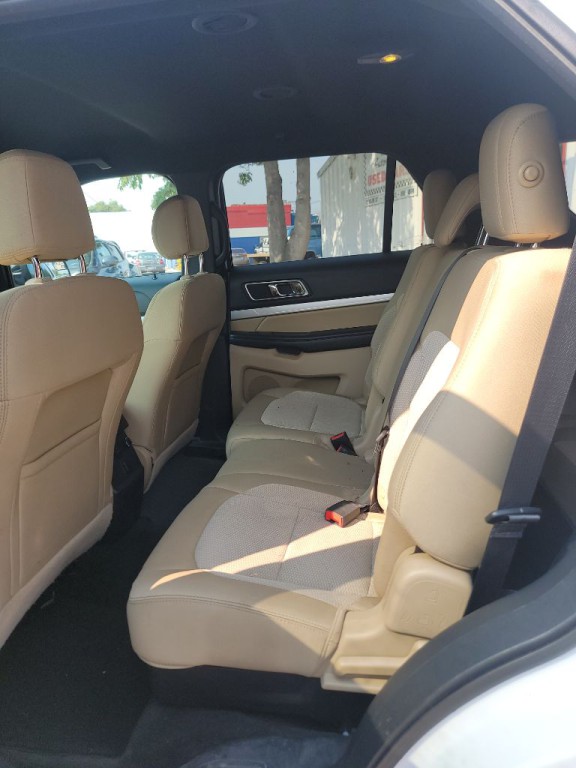 2016 Ford Explorer Image 8