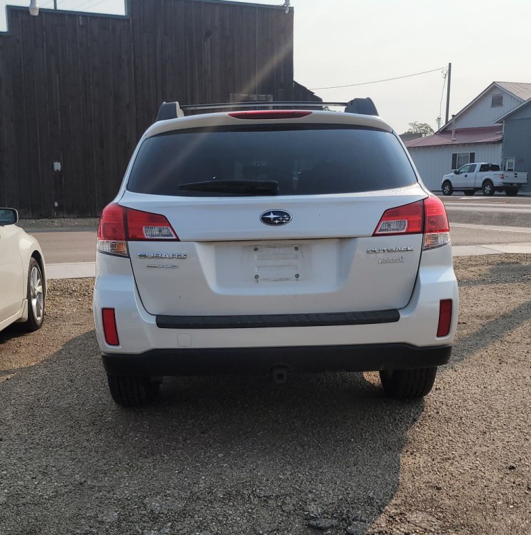 2013 Subaru Outback Image 4