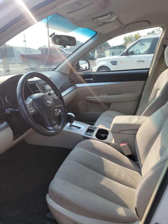 2013 Subaru Outback Image 6