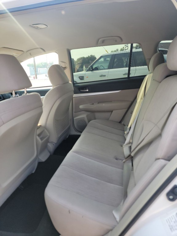 2013 Subaru Outback Image 8