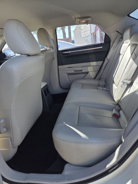 2006 Chrysler 300 Image 5