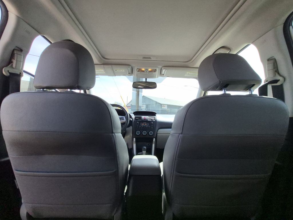 2015 Subaru Forester Image 9