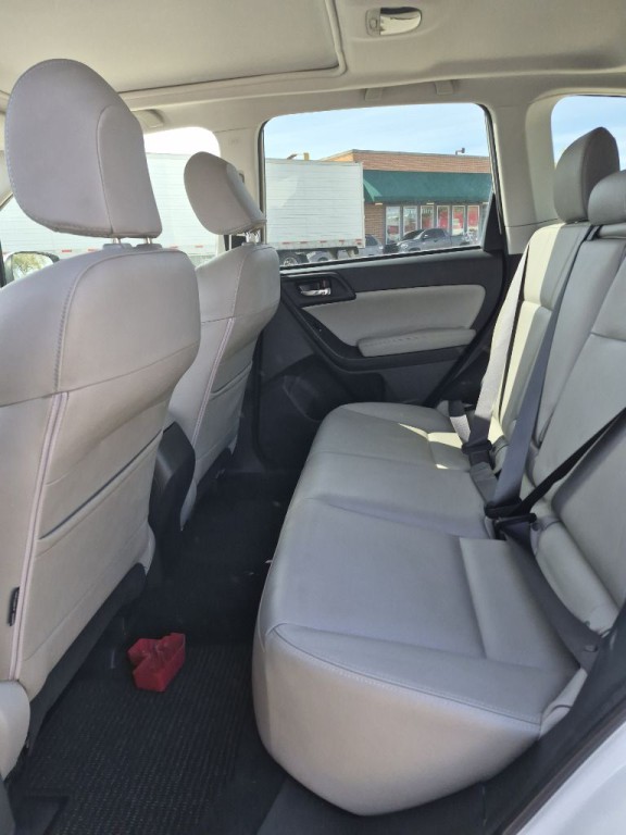 2015 Subaru Forester Image 10