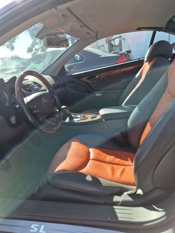 2004 Mercedes-Benz SL-Class Image 6