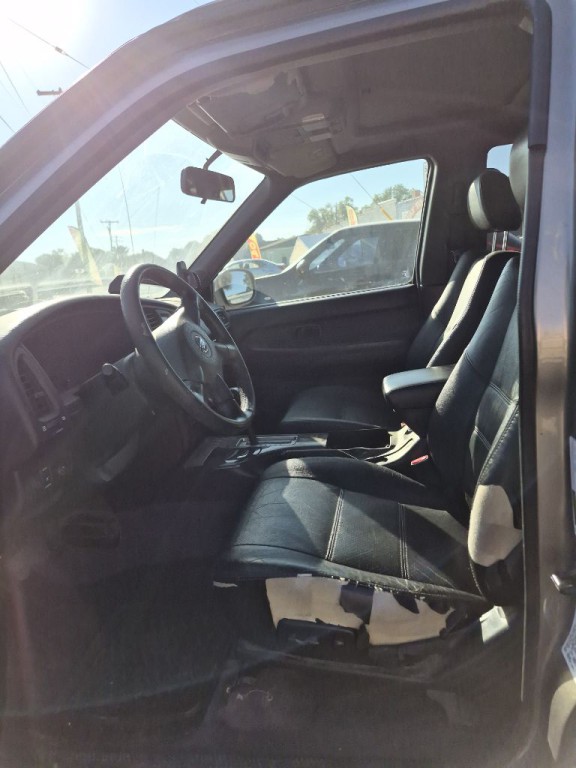 2004 Nissan Pathfinder Image 7