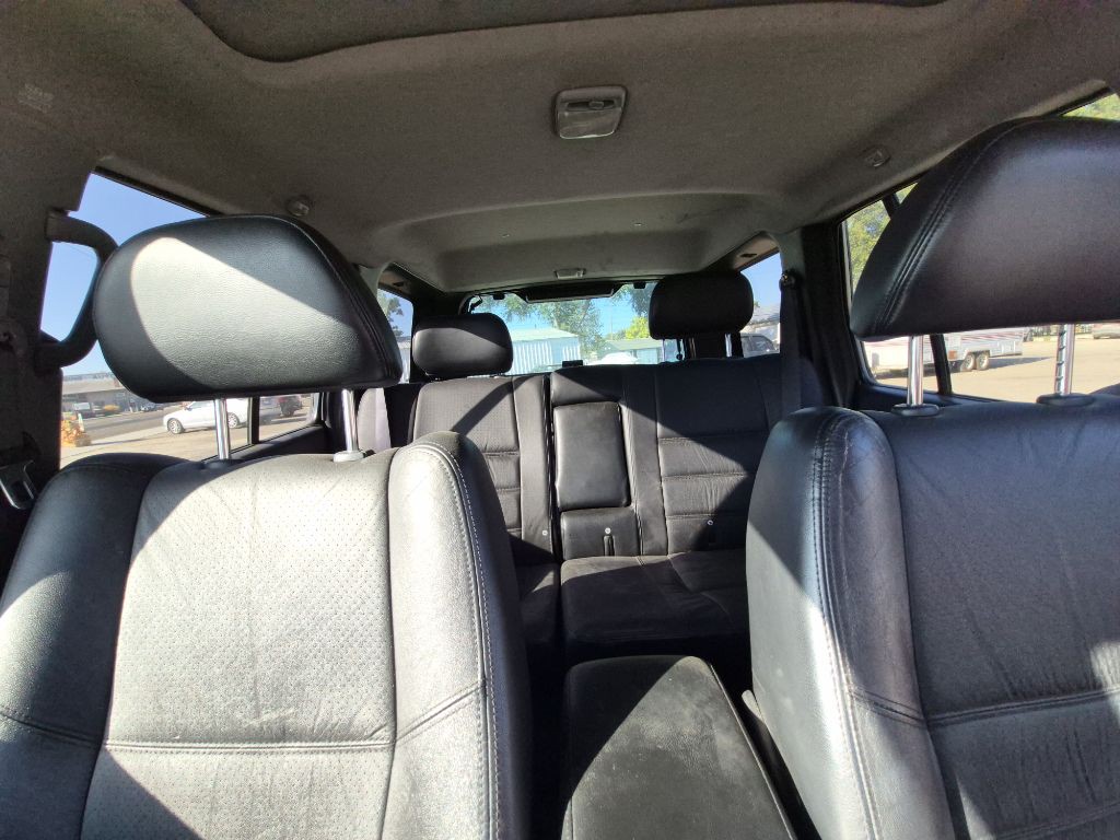 2004 Nissan Pathfinder Image 10