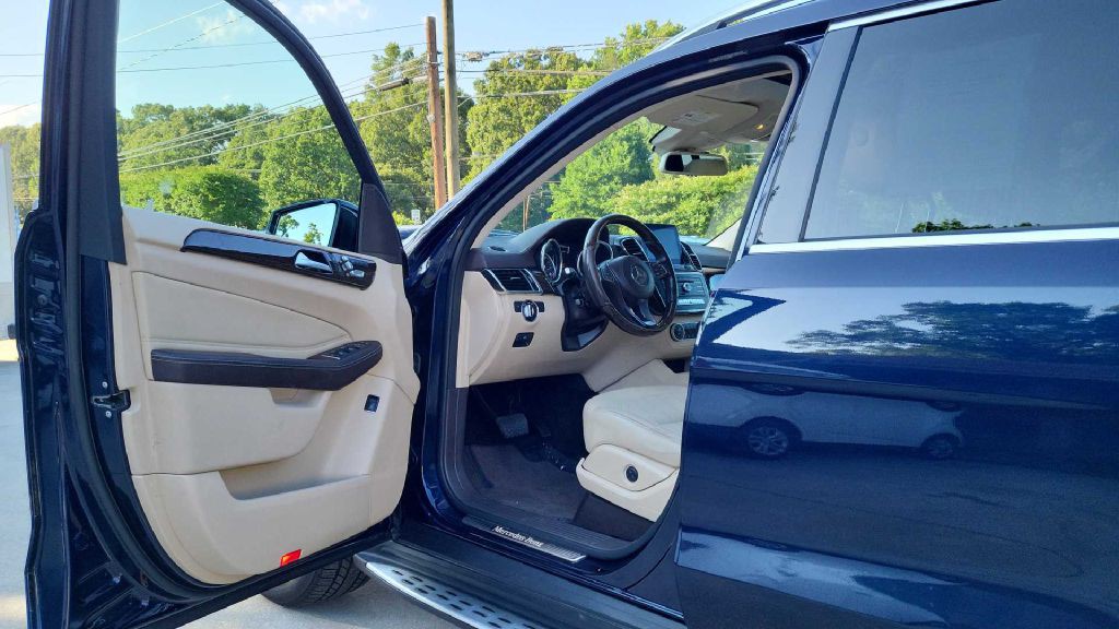 2017 Mercedes-Benz GLS-Class Image 10