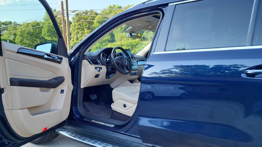 2017 Mercedes-Benz GLS-Class Image 11
