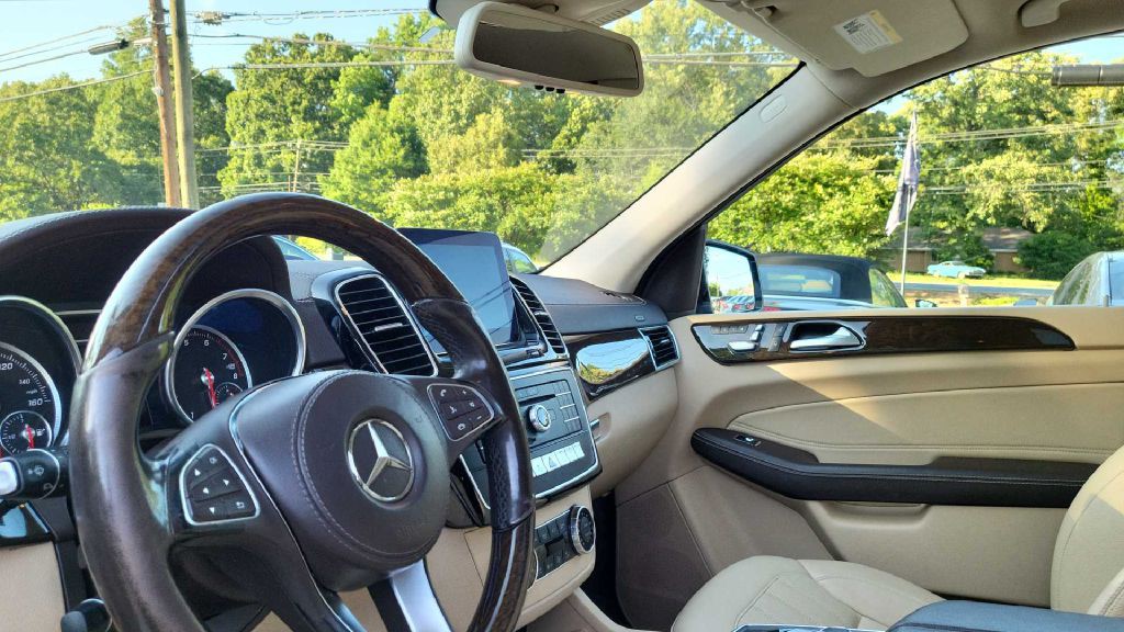 2017 Mercedes-Benz GLS-Class Image 15