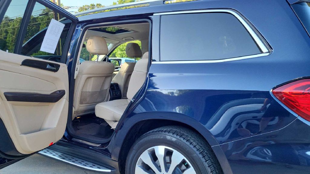 2017 Mercedes-Benz GLS-Class Image 17