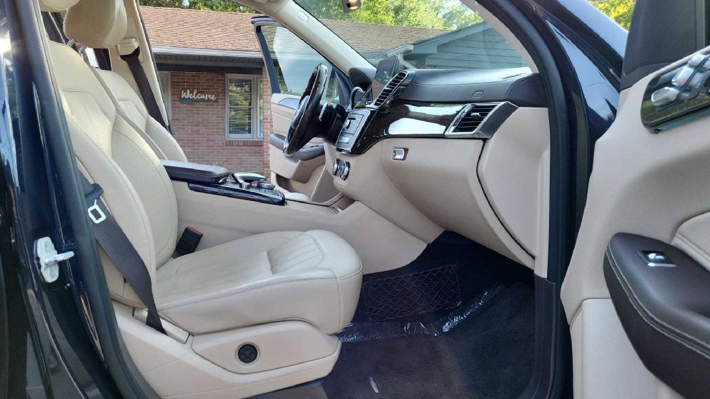 2017 Mercedes-Benz GLS-Class Image 26