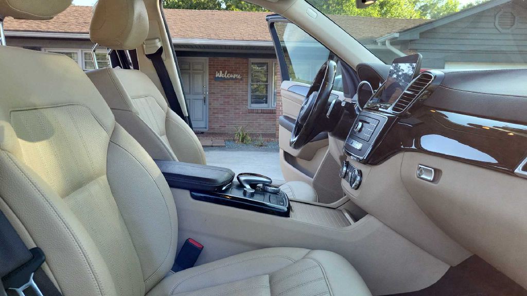 2017 Mercedes-Benz GLS-Class Image 28
