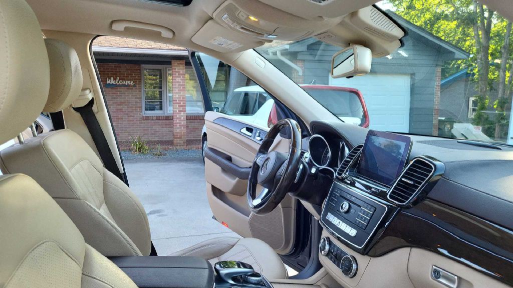 2017 Mercedes-Benz GLS-Class Image 29
