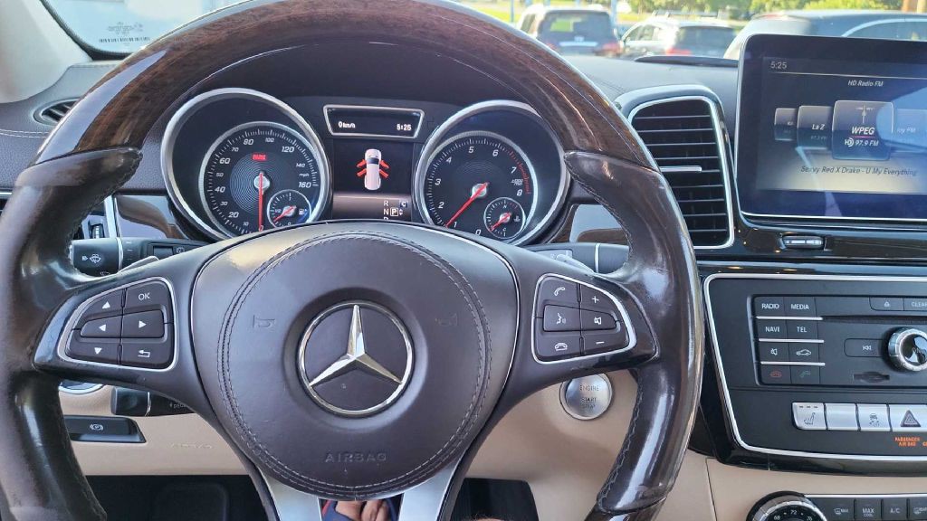 2017 Mercedes-Benz GLS-Class Image 30