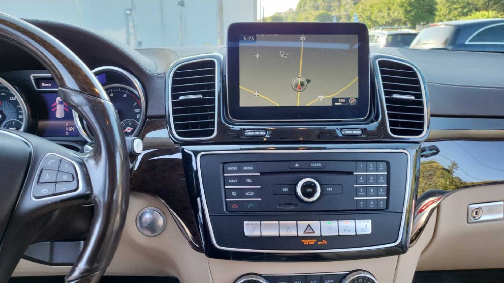 2017 Mercedes-Benz GLS-Class Image 34