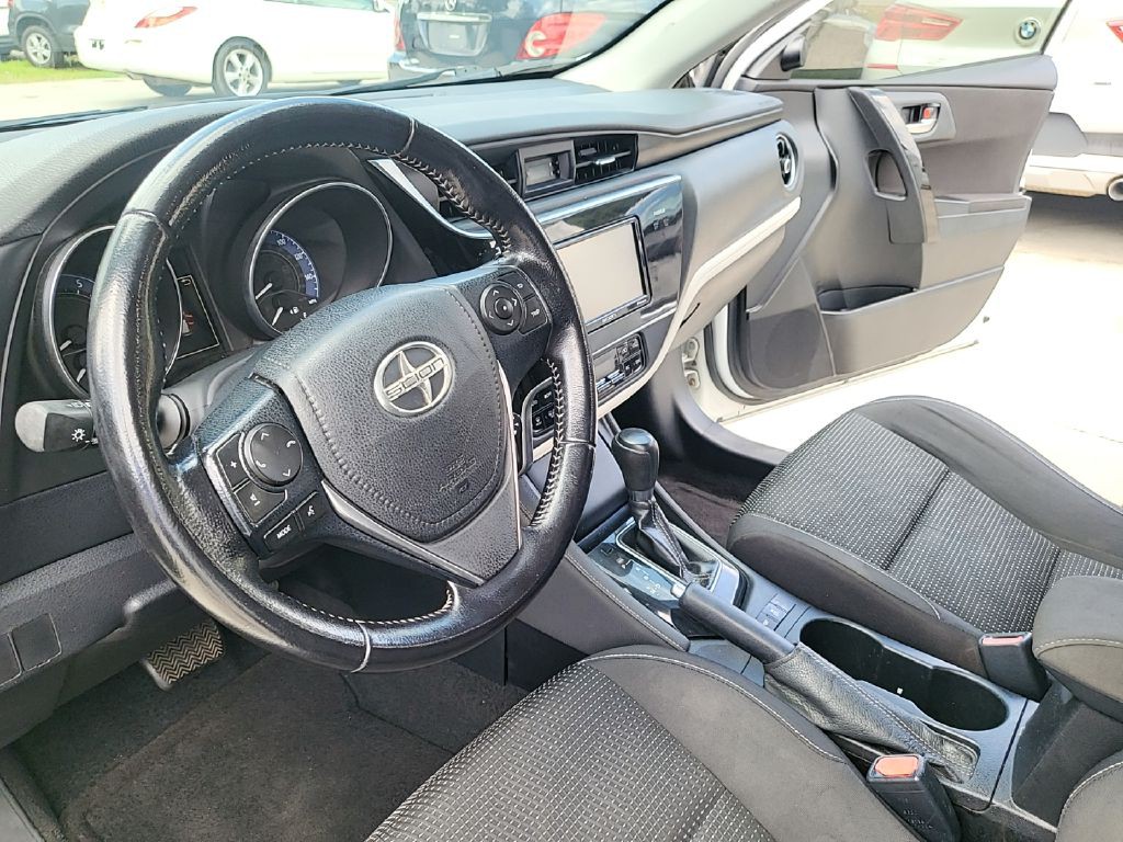2016 Toyota Corolla Image 11