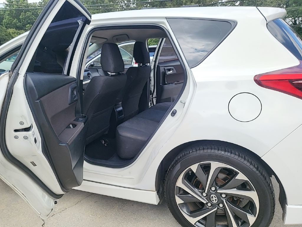 2016 Toyota Corolla Image 12