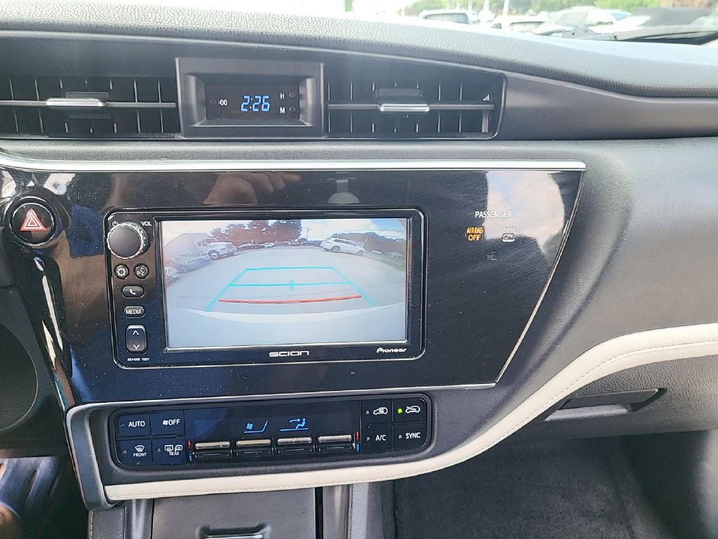 2016 Toyota Corolla Image 24
