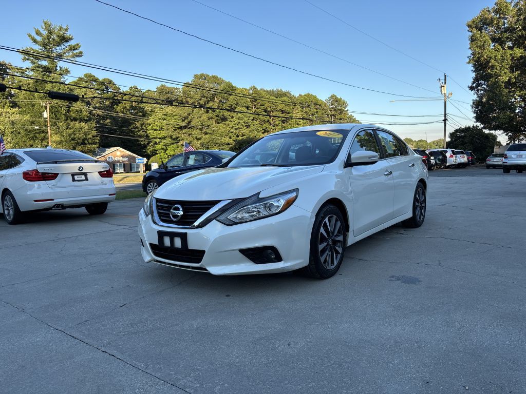 2017 Nissan Altima Image 1