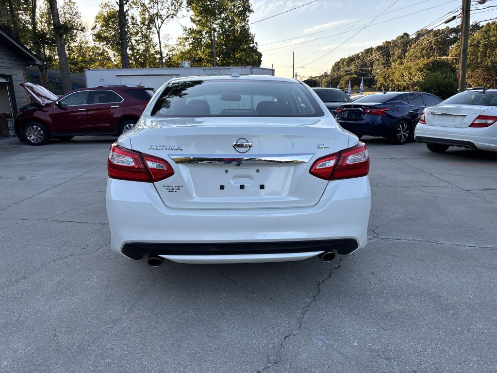 2017 Nissan Altima Image 5