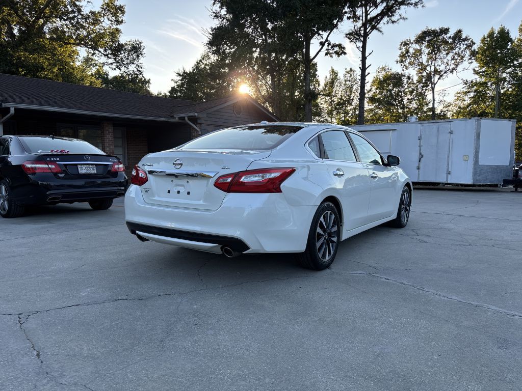 2017 Nissan Altima Image 6