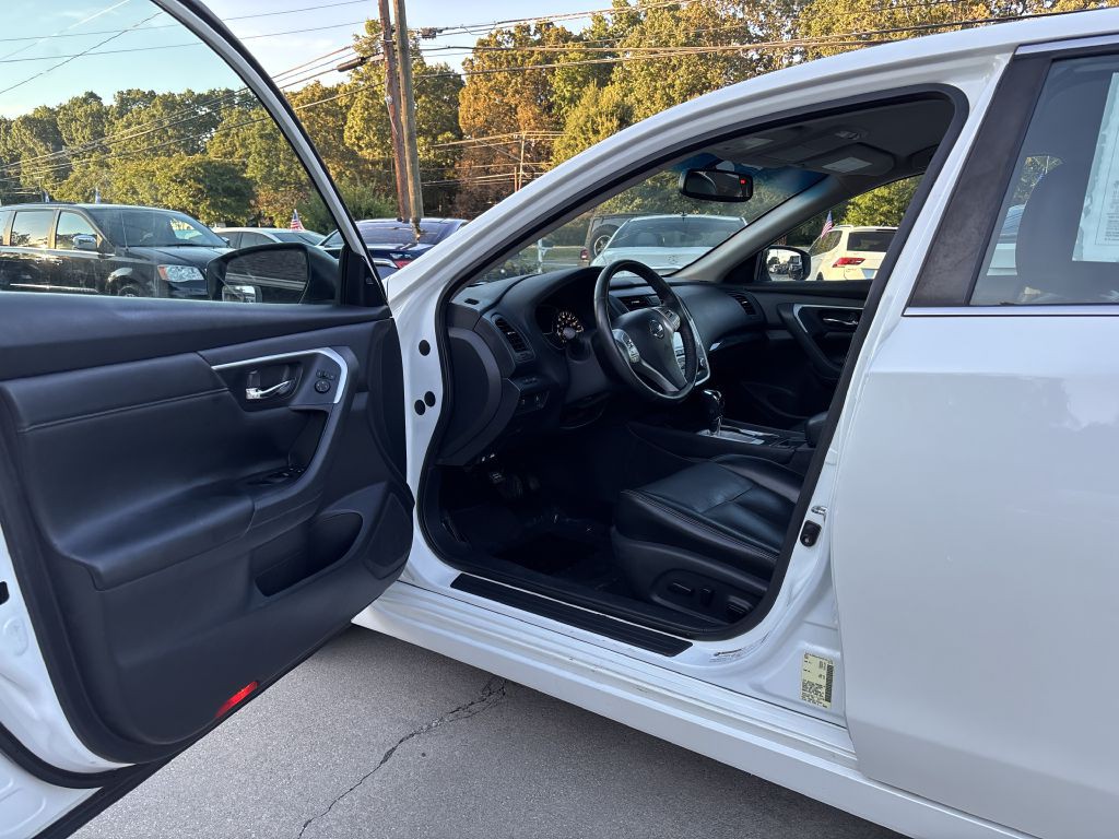 2017 Nissan Altima Image 7
