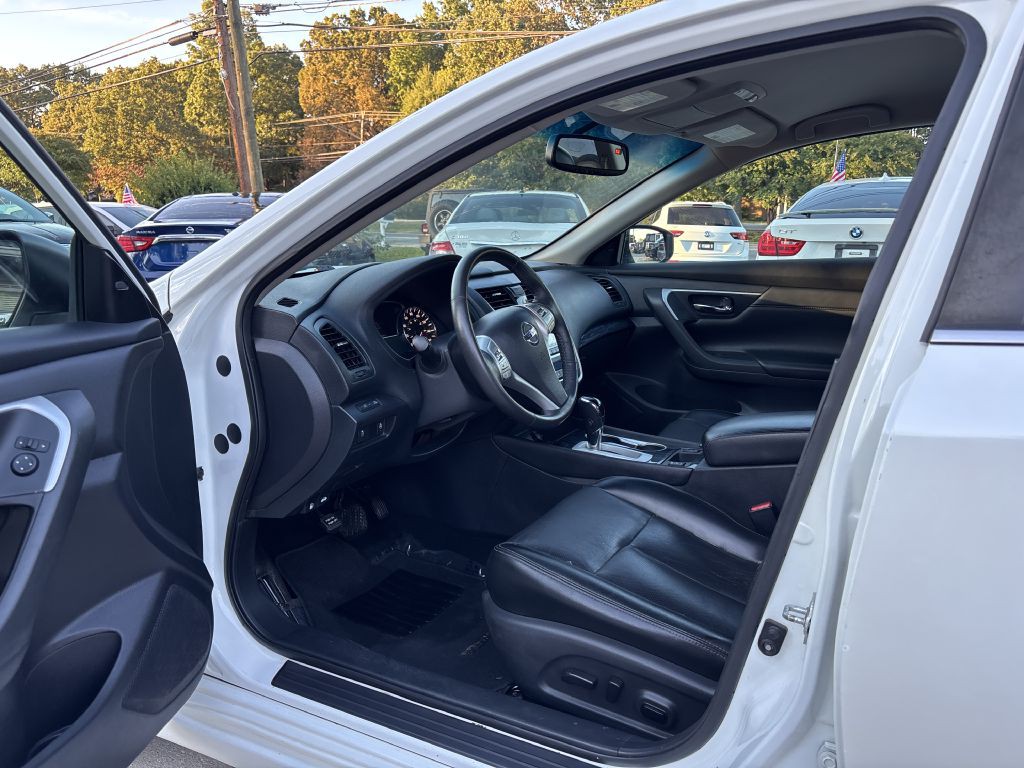 2017 Nissan Altima Image 8